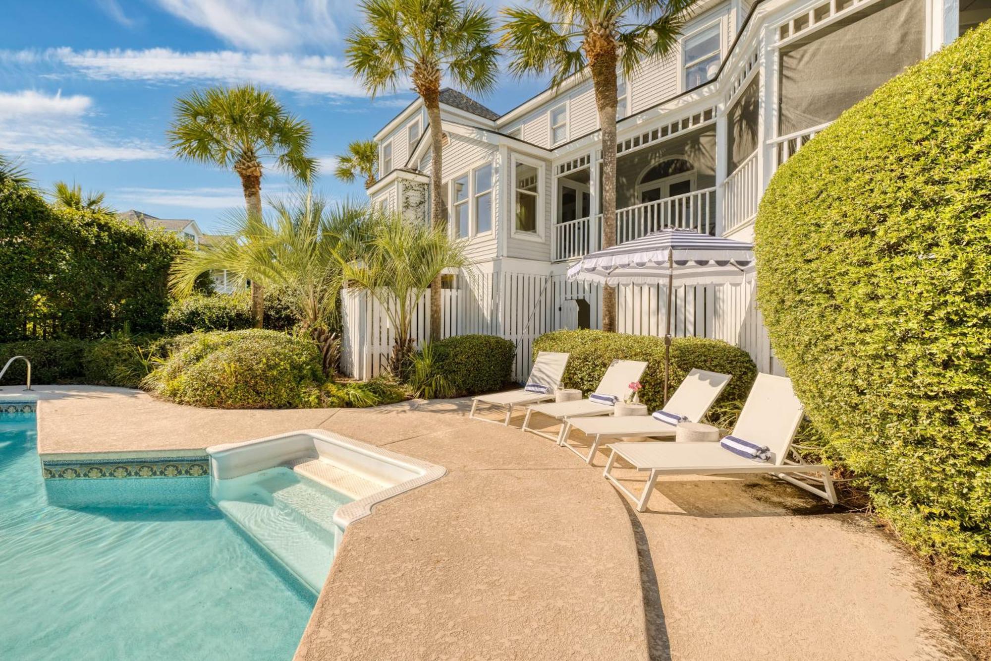 Haven By Avantstay Luxury Beachfront Home W Pool Gorgeous Patios Sullivans Island Exterior photo